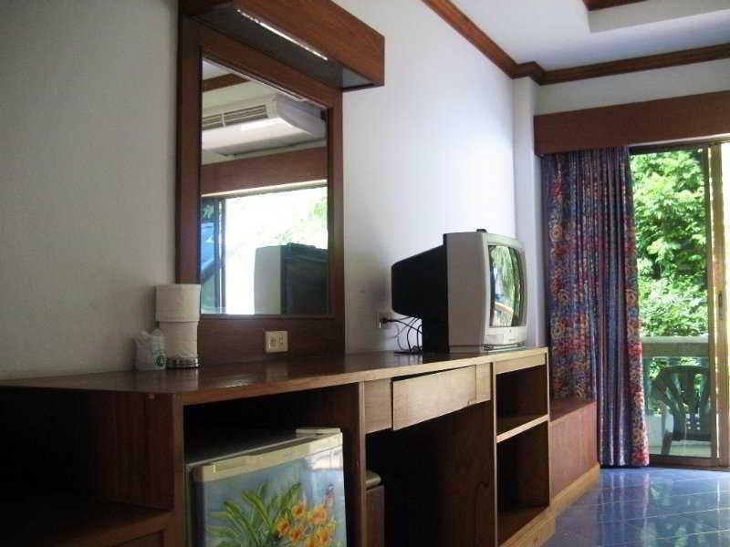 Апарт-отель Ratana Hill Patong